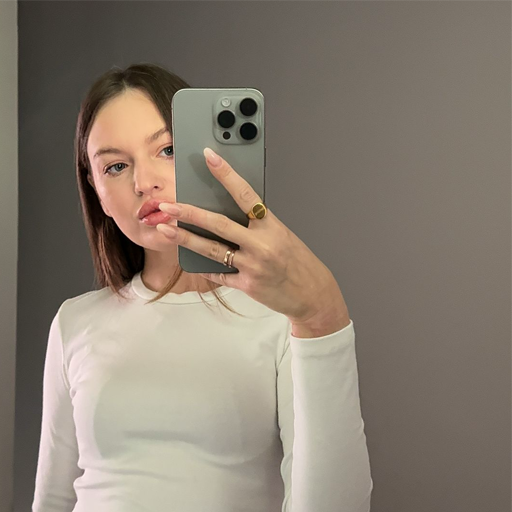 Lana L.